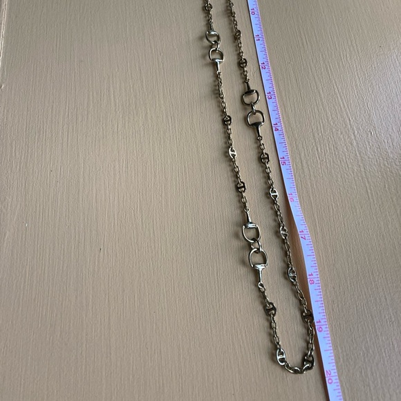 DONATED Goldtone stirrup-design long chain necklace - Picture 2 of 6
